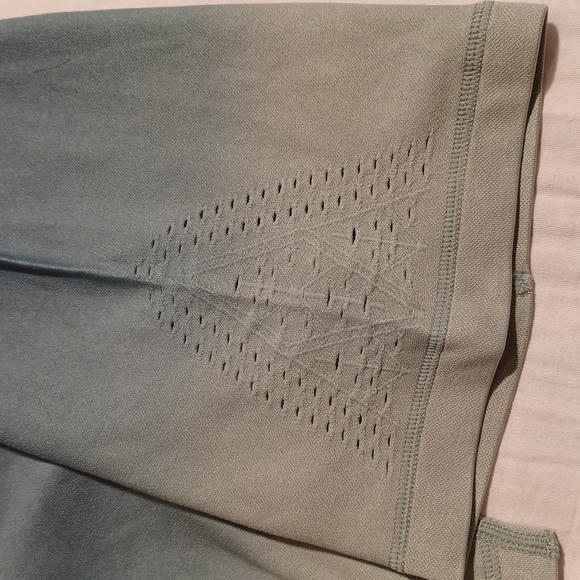 Pink SPORT SEAMLESS VICTORIA'S SECRET XL SEAMLESS BIKE SHORT GREEN OMBRE NWT - Picture 7 of 8